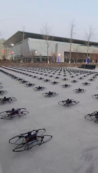 无人机创意编队表演